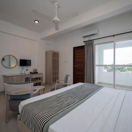 Hotel Oviya Vavuniya Екстер'єр фото