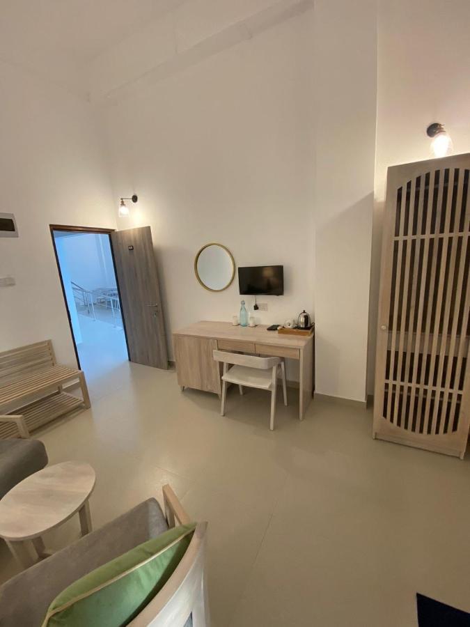 Hotel Oviya Vavuniya Екстер'єр фото