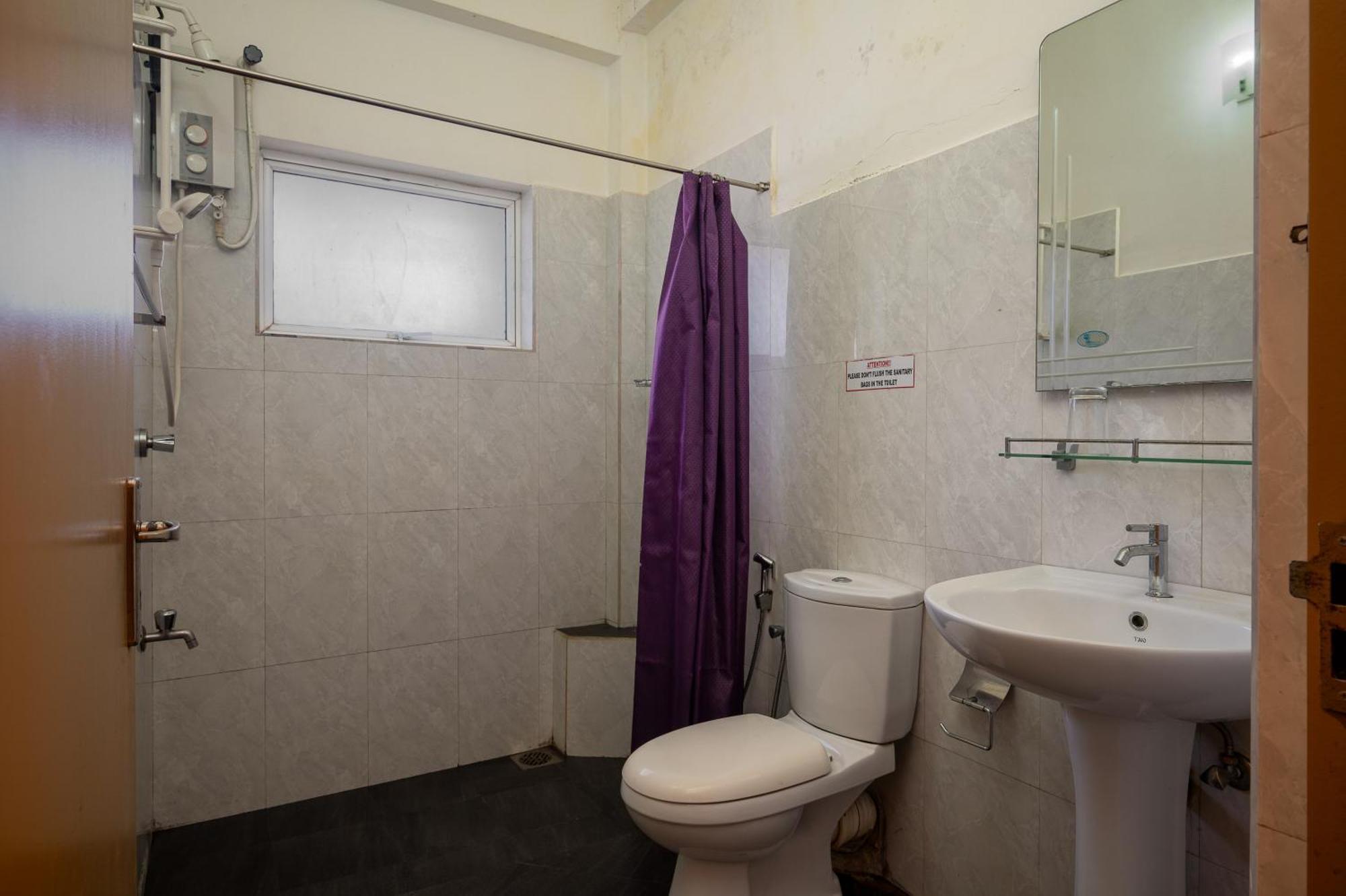 Hotel Oviya Vavuniya Екстер'єр фото