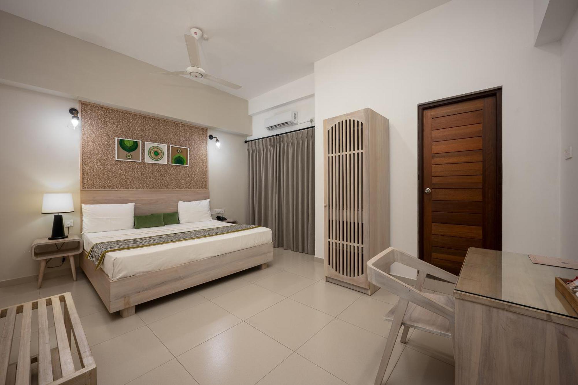 Hotel Oviya Vavuniya Екстер'єр фото