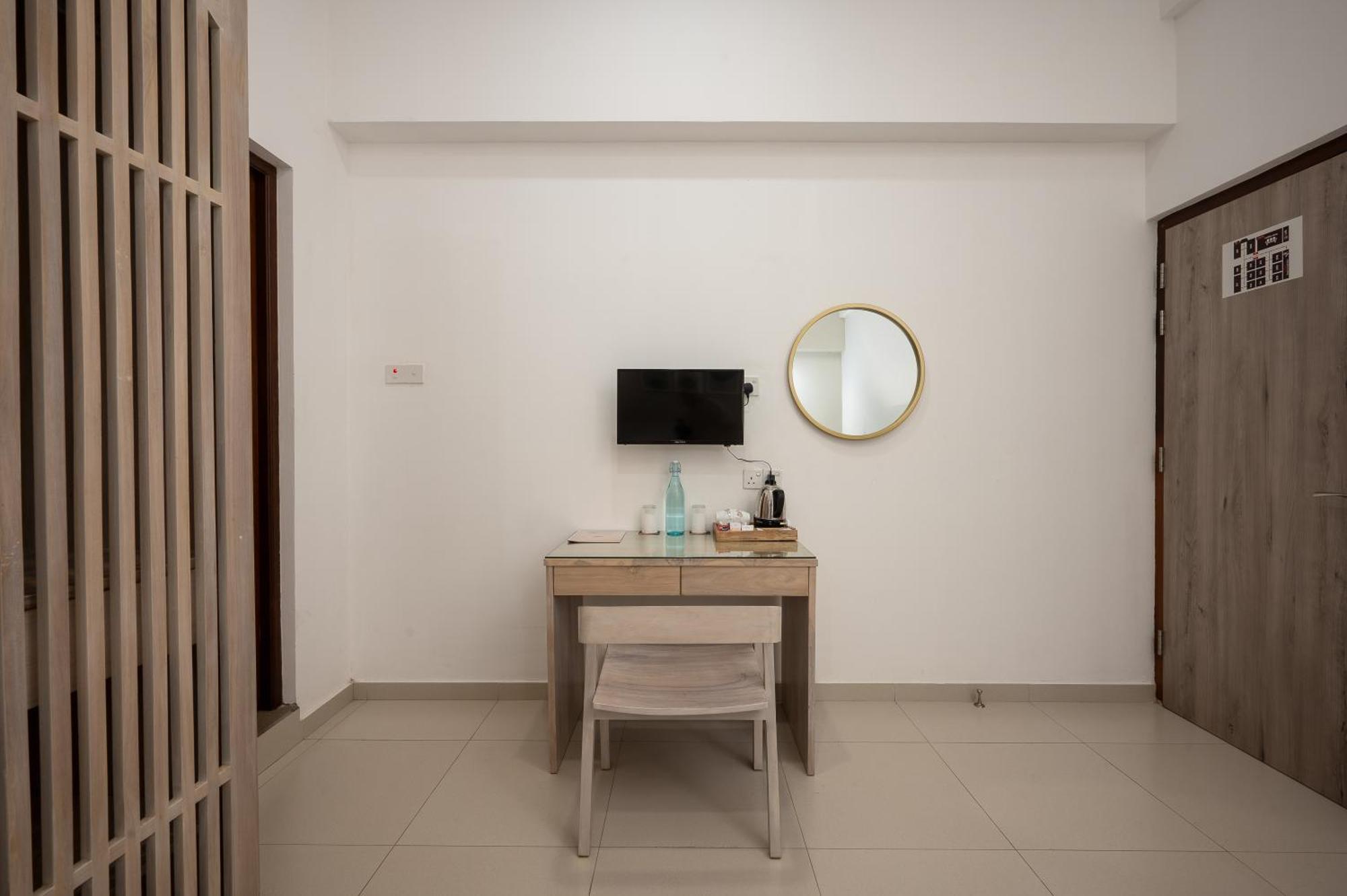 Hotel Oviya Vavuniya Екстер'єр фото