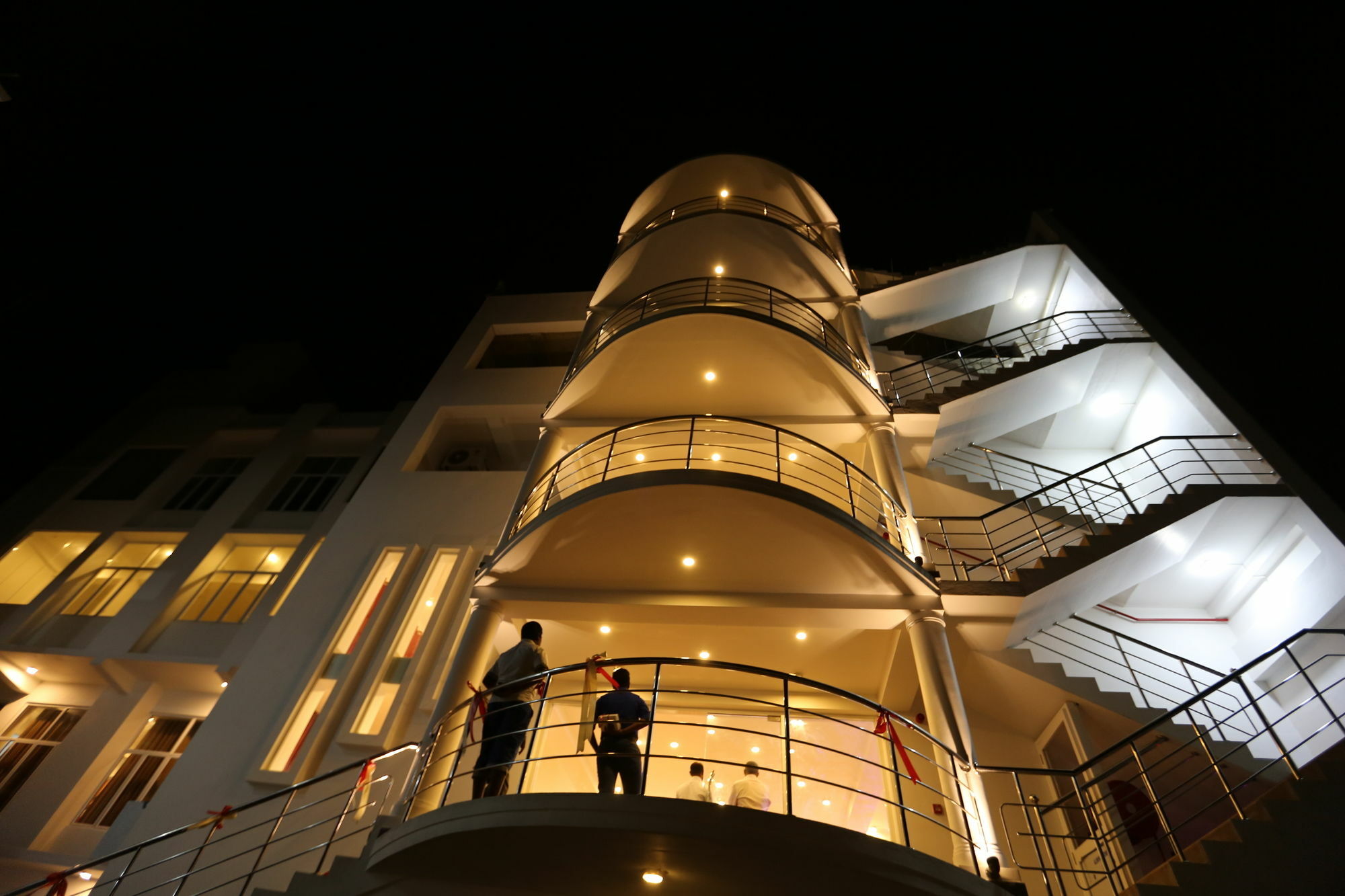 Hotel Oviya Vavuniya Екстер'єр фото