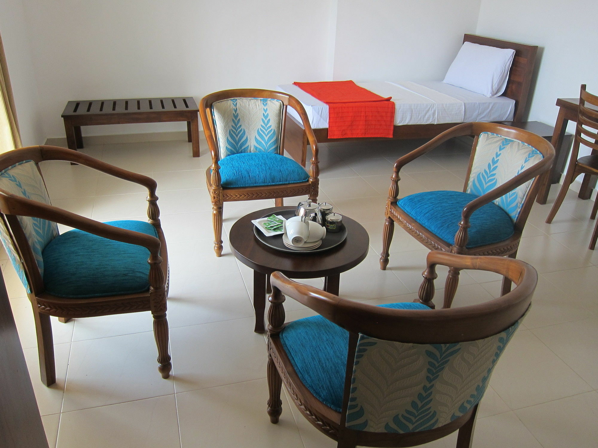 Hotel Oviya Vavuniya Екстер'єр фото